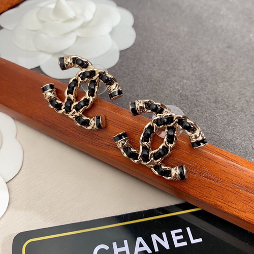 CHANEL 風 手作り ピアス ピアス（フープ） ru'ru 通販 15494145