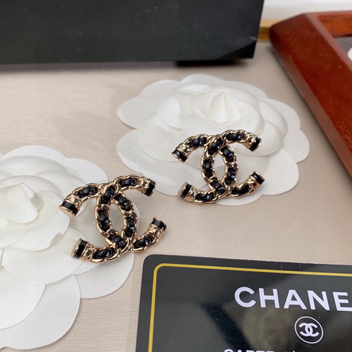 CHANEL 風 手作り ピアス ピアス（フープ） ru'ru 通販｜Creema(クリーマ)