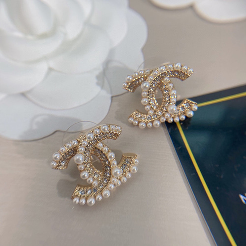 CHANEL 風 手作り ピアス ピアス(フープ) ru'ru 通販 15494162 CHANEL 風 手作り ピアス ピアス(フープ) ru'ru 通販 15494162