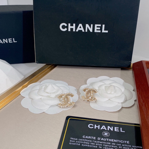 CHANEL 風 手作り ピアス ピアス(フープ) ru'ru 通販 15494162 CHANEL 風 手作り ピアス ピアス(フープ) ru'ru 通販 15494162