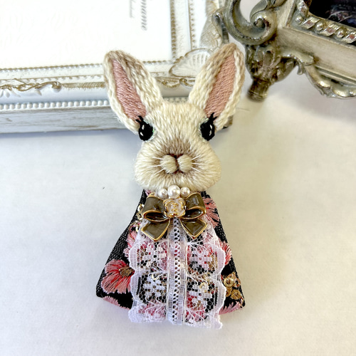 うさぎ貴族ベルジック家』• 刺繍リボン ・インド刺繍リボン その他