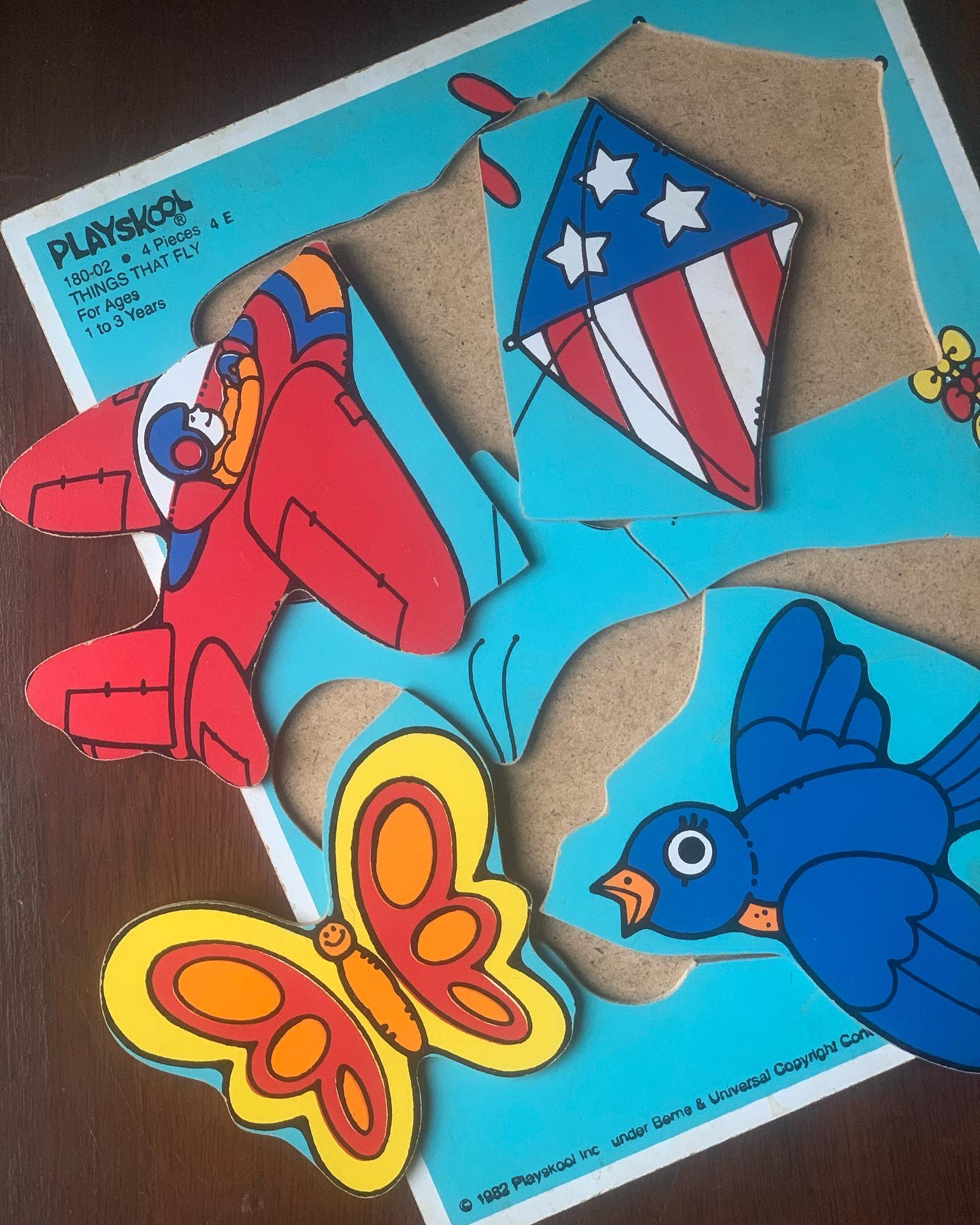 アメリカンビンテージ THINGS THAT FLY木製パズル1980年代【空を飛ぶ物
