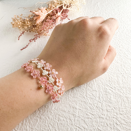 ピンク の 小さなお花畑 ブレスレット レース編み フラワー