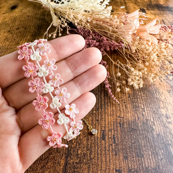 ピンク の 小さなお花畑 ブレスレット レース編み フラワー 8枚目の画像