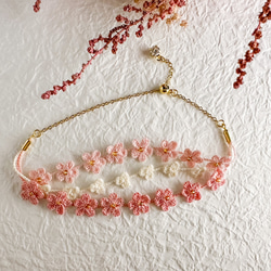 ピンク の 小さなお花畑 ブレスレット レース編み フラワー 5枚目の画像