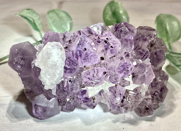 ホワイトアメジスト♡ラベンダーアメジスト♡カルサイト共生♡クラスターNo1429 ゲーサイト内包✨ カルサイト共生 虹入り アメジスト クラスター 原石