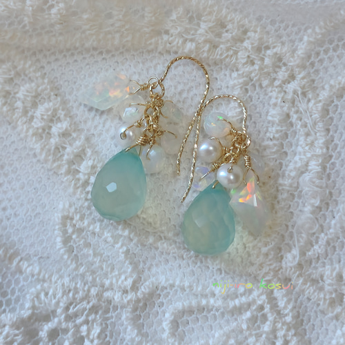 カルセドニーとオパールのピアス(14kgf) ピアス（フック・チェーン