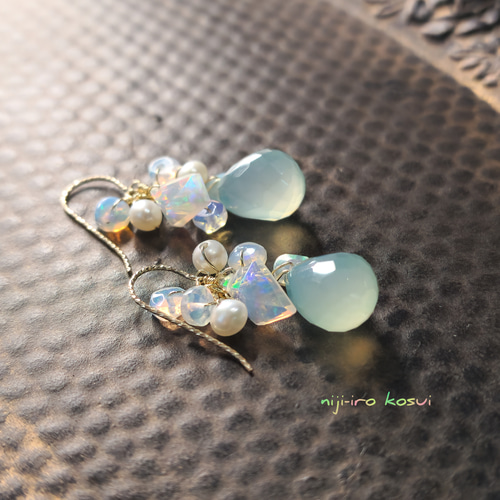 カルセドニーとオパールのピアス(14kgf) ピアス（フック・チェーン