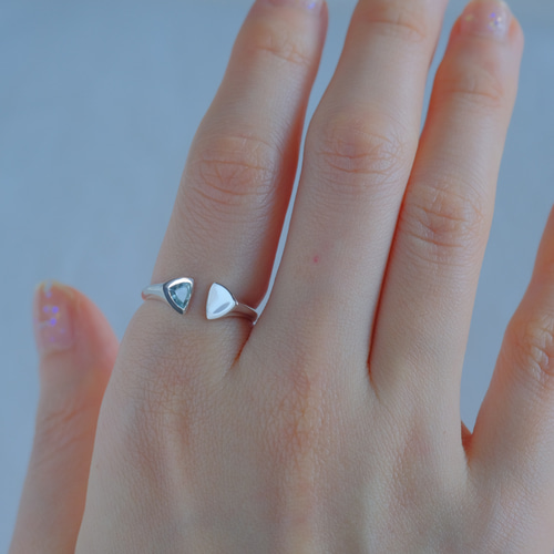 aquamarine triangle ring 天然石アクアマリン シルバーリング aquamarine triangle ring 天然石アクアマリン シルバーリング