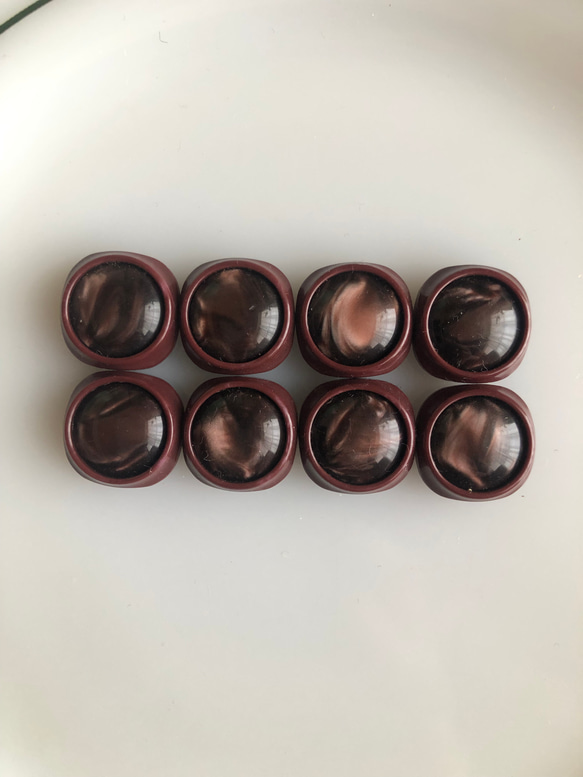 アンティーク ボタン 8個　ビンテージ 昭和 レトロ 個性的 ハンドメイド素材 日本製 ポップ アクセ ライトブラウン 4枚目の画像