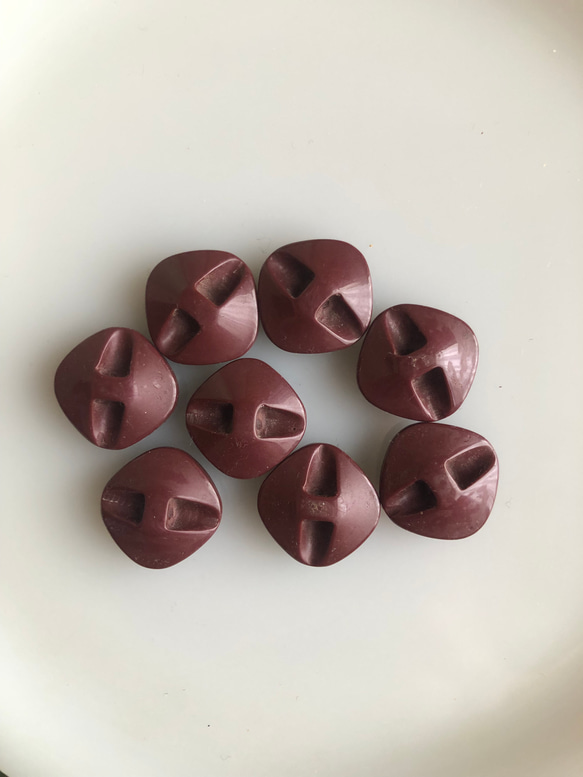 アンティーク ボタン 8個　ビンテージ 昭和 レトロ 個性的 ハンドメイド素材 日本製 ポップ アクセ ライトブラウン 5枚目の画像