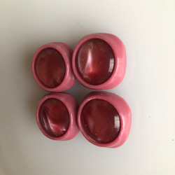 アンティーク ボタン 4個　ビンテージ 昭和 レトロ 個性的 ハンドメイド素材 日本製 ポップ アクセ ピンク 2枚目の画像