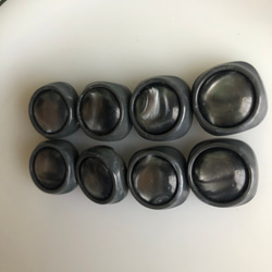 アンティーク ボタン 8個　ビンテージ 昭和 レトロ 個性的 ハンドメイド素材 日本製 ポップ アクセ グレー　灰色 2枚目の画像