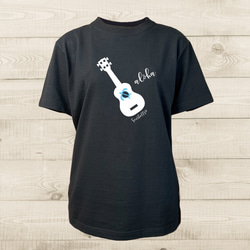 ハワイアンデザインTシャツ ウクレレのイラスト ギターの絵 海亀ロゴ ホヌ アロハ ワイキキ ホノルル 半袖カットソー 1枚目の画像