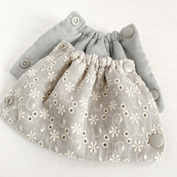 ☆ベビービョルンHARMONY、ONE、ONEKAI、アンジェレッテ用 リバーシブルよだれカバー☆お花の刺繍柄 スリング・抱っこひも ...