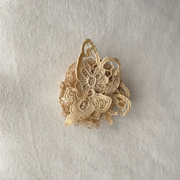 france antique race - brooch 2枚目の画像