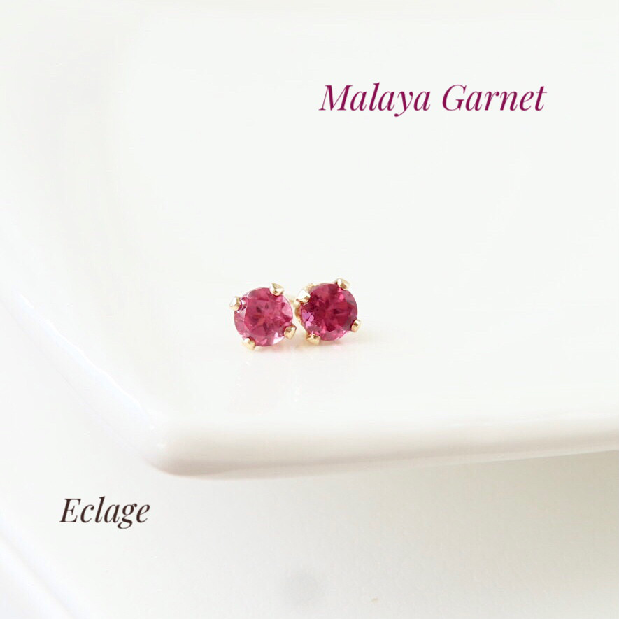 希少石☆マラヤガーネットのスタッドピアス