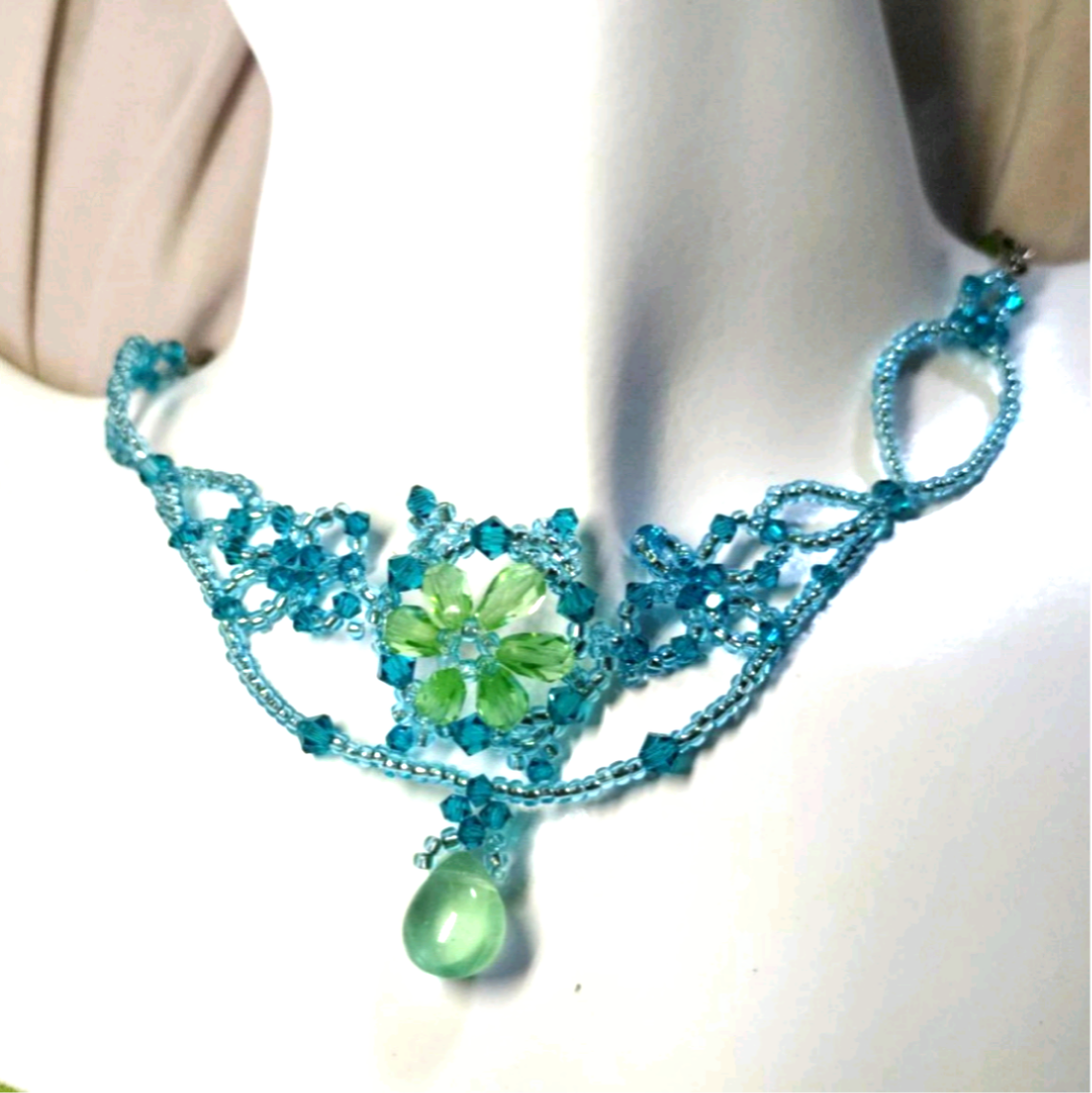 川のせせらぎを感じる気分♪チョーカー