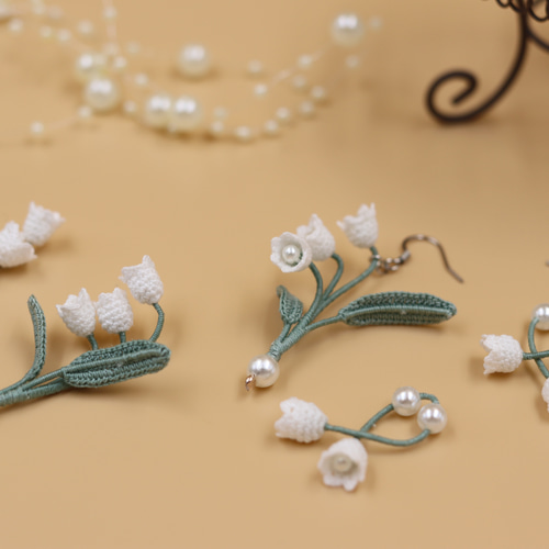 レース編みの清楚なすずらんピアス/イヤリング ピアス（フック