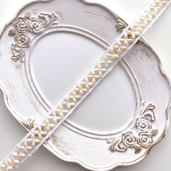 【本日限定】インド刺繍リボン　ロール販売　5本セット　ホワイト系④ 新セット入荷！とっても素敵な刺しゅう！『インド刺繍リボン 約30cm3本