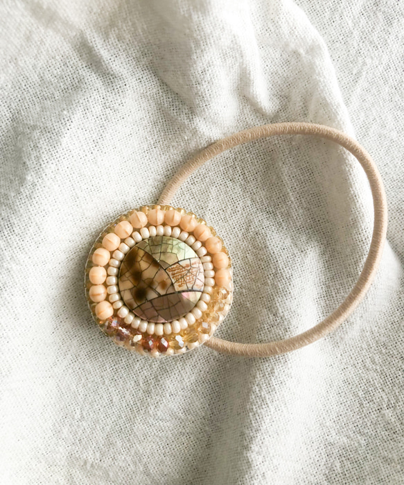 shell button×brown ビーズ刺繍　ヘアゴム 7枚目の画像