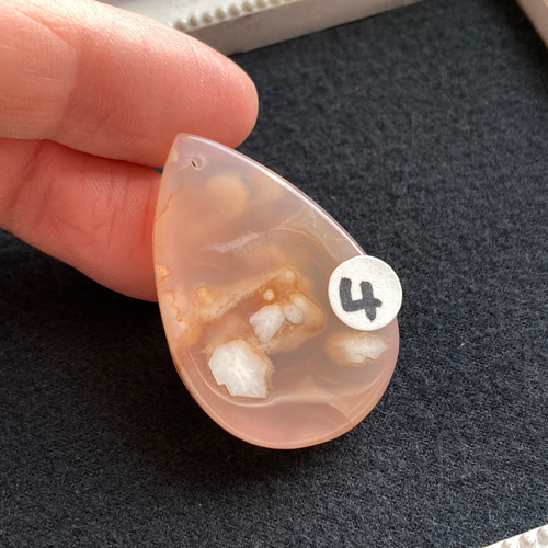 チェリーブロッサムアゲート（桜瑪瑙）穴あきタンブルルース 4