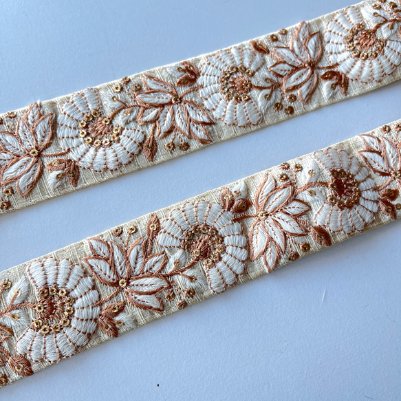 【50cm】インド刺繍リボン　アイボリー　シルク　SS557 2枚目の画像