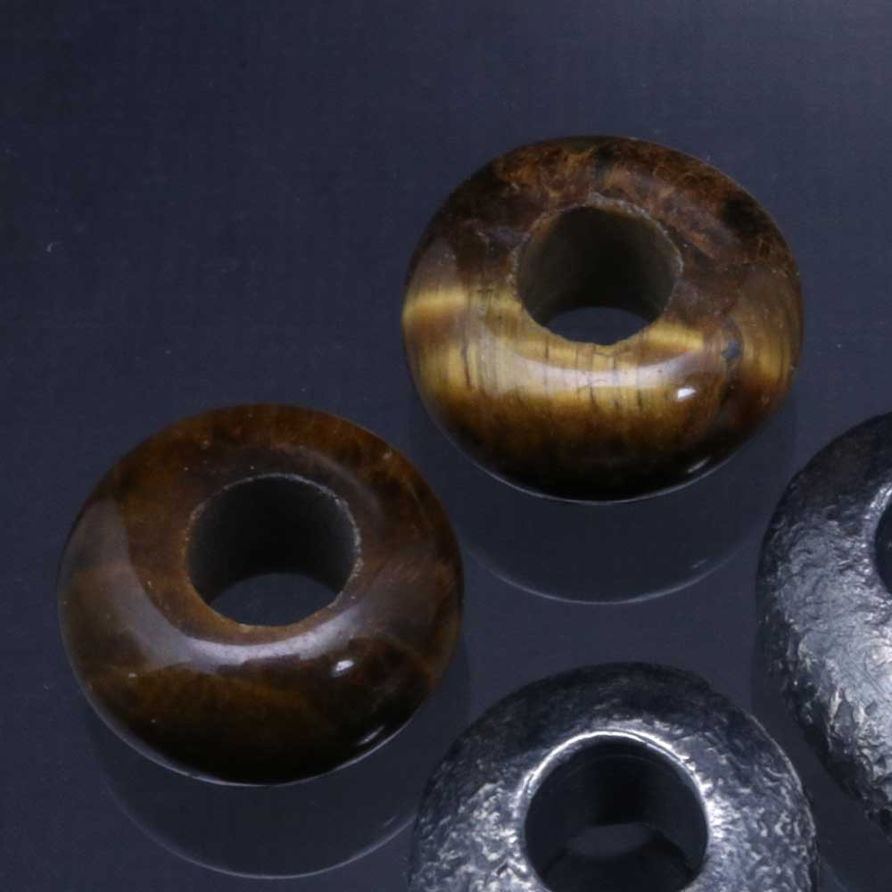 重ね付け用 ネックレス メンズ :八尺瓊 勾玉 ペンダント SIZE:L 燻し仕上げ タイガーアイビーズ 2ヶ ブランド