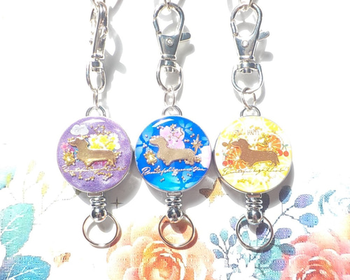 リリィ様おまとめ。レジン ペンダント キーホルダー レジン】SHEINのアレを使って小花柄のイニシャルキーホルダーを