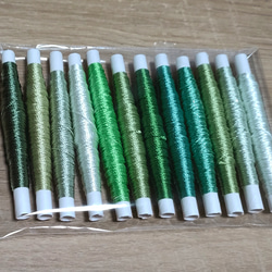 絹糸「みどり系12色」～日本刺繍や組みひもに～約0.5mm×14m前後 シルク100％  かがり糸 刺繍糸 組み紐　緑 2枚目の画像