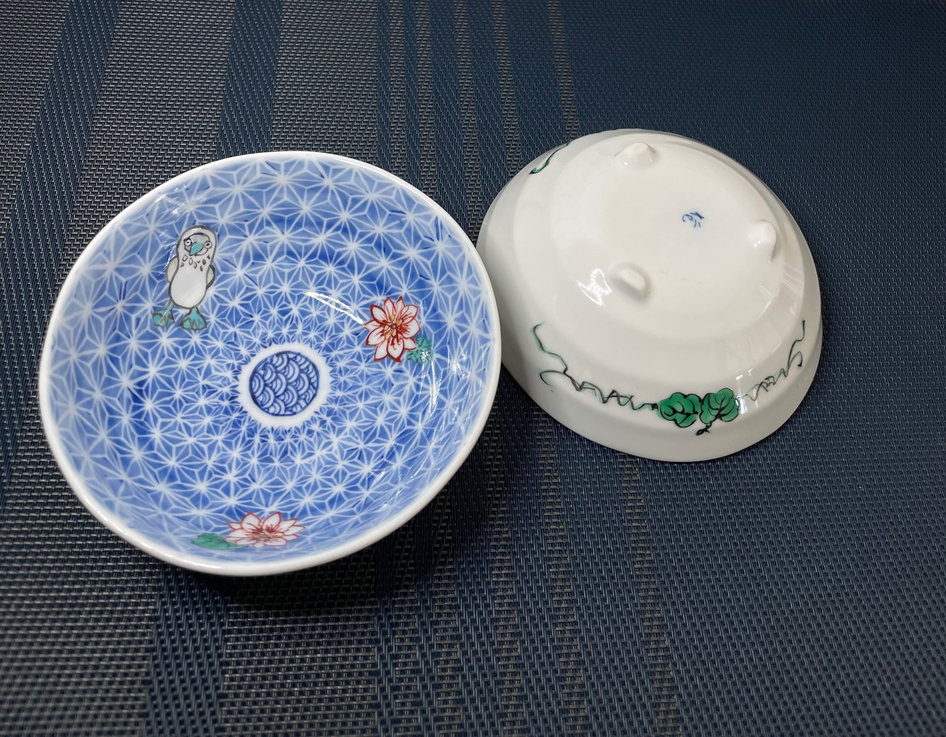 手描き磁器小鉢『アオアシカツオドリと月下美人』