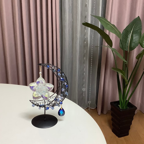 碧い月と神秘的な五芒星サクラメントフラワーの水晶結界サン