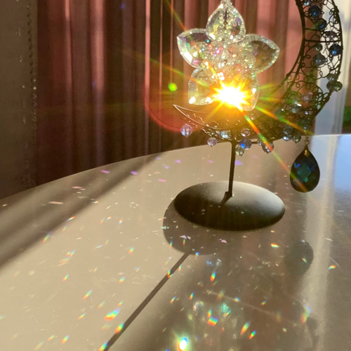 碧い月と神秘的な五芒星サクラメントフラワーの水晶結界サン