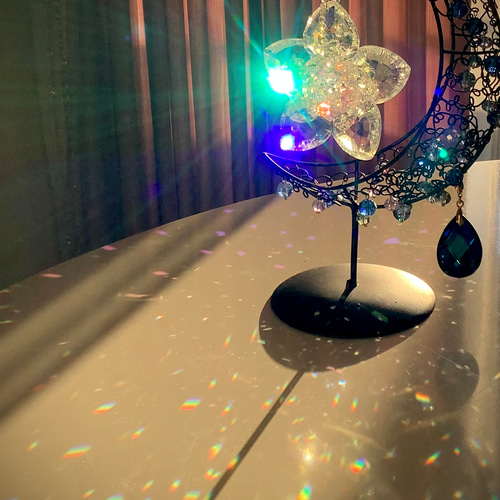 碧い月と神秘的な五芒星サクラメントフラワーの水晶結界サン