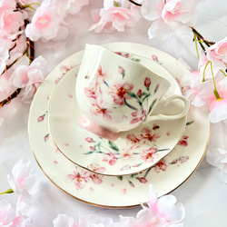 ～桃色麗華・桜の舞～ティーカップ＆ソーサー、プレート　トリオティーセット 2枚目の画像