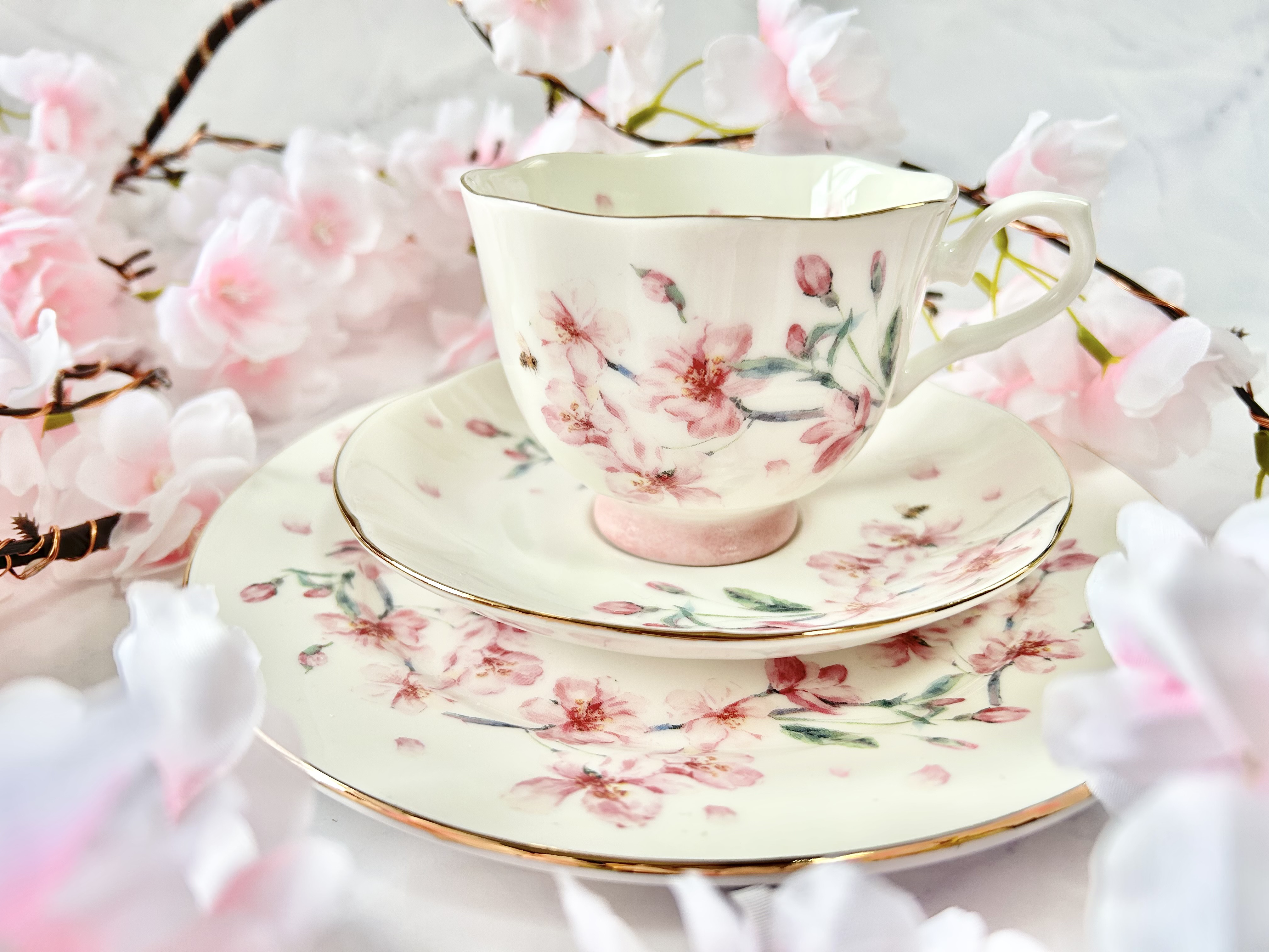 ～桃色麗華・桜の舞～ティーカップ＆ソーサー、プレート　トリオティーセット
