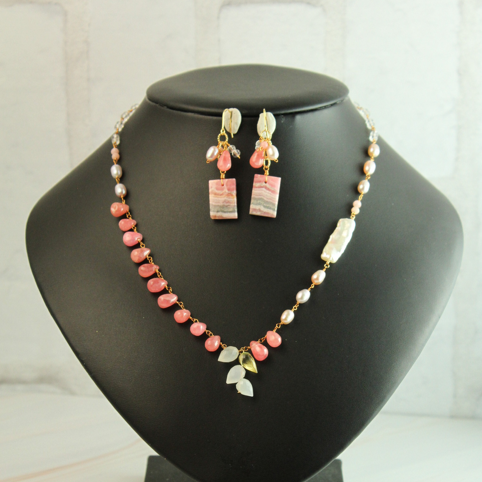 【福袋2024】6000円OFF インカローズ　蕾ネックレス・耳飾りセット