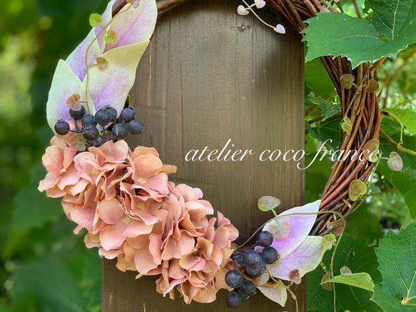 【母の日4特典】⭐︎ローズ・ドラジェ色の紫陽花とブルーベリーのリース　光触媒コーティング 4枚目の画像