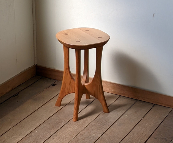 【anzunekoさまご予約品】糸巻きスツールヤマザクラ 2枚目の画像