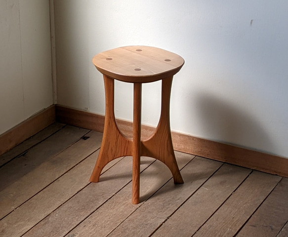 【anzunekoさまご予約品】糸巻きスツールヤマザクラ 3枚目の画像