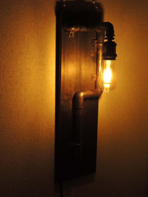 インダストリアル　パイプ配管風LEDライト 2枚目の画像