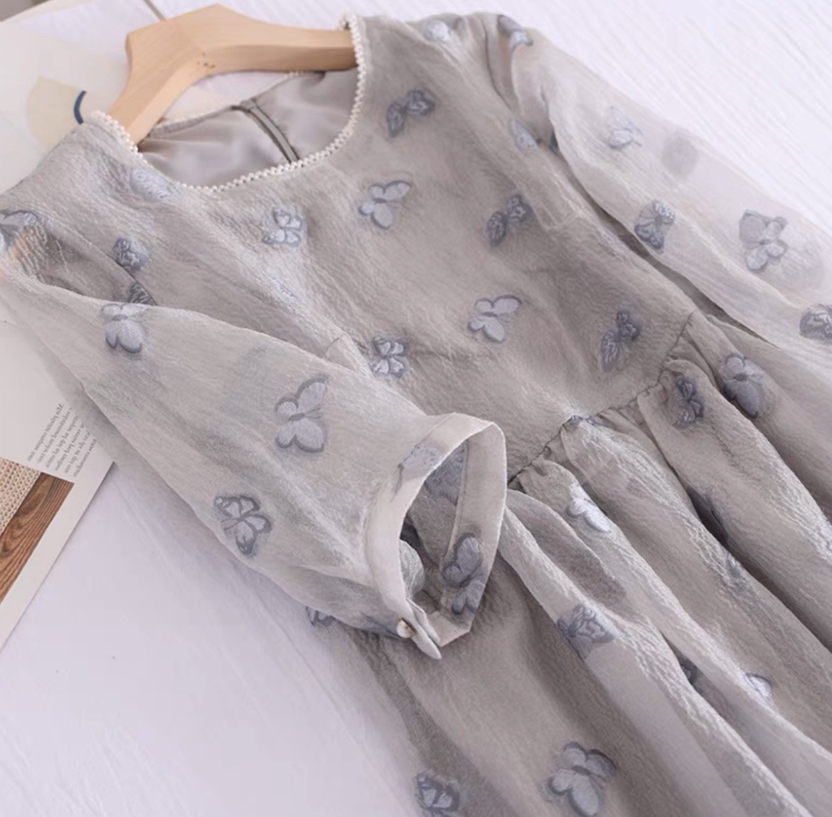 可愛らしい蝶々が舞う春のワンピース　S M L XL