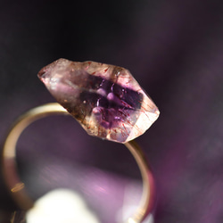 【005黑暗女主角收藏】紫水晶（Amethyst）礦物寶石戒指戒指天然石 第4張的照片