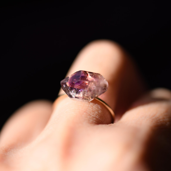 【005黑暗女主角收藏】紫水晶（Amethyst）礦物寶石戒指戒指天然石 第6張的照片