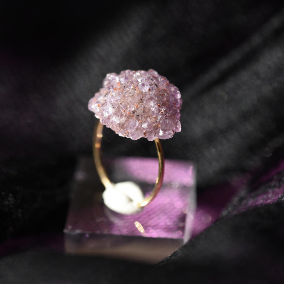 【006暗黑女主角典藏】紫水晶（Amethyst）礦物寶石指環戒指天然石 第4張的照片