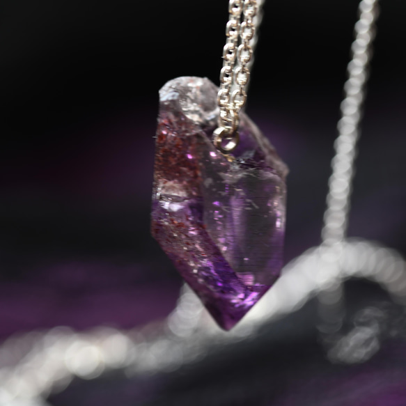 [062 黑暗女英雄系列] Brandberg 紫水晶礦物寶石項鍊天然石 第3張的照片
