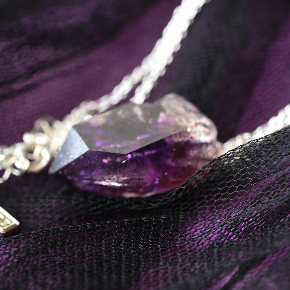[062 黑暗女英雄系列] Brandberg 紫水晶礦物寶石項鍊天然石 第4張的照片