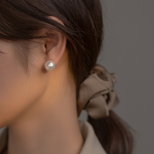 限定割引☆3mm一粒Silver925純銀製☆極小上品つやパールピアス 限定割引☆3mm一粒Silver925純銀製☆極小上品つやパールピアス