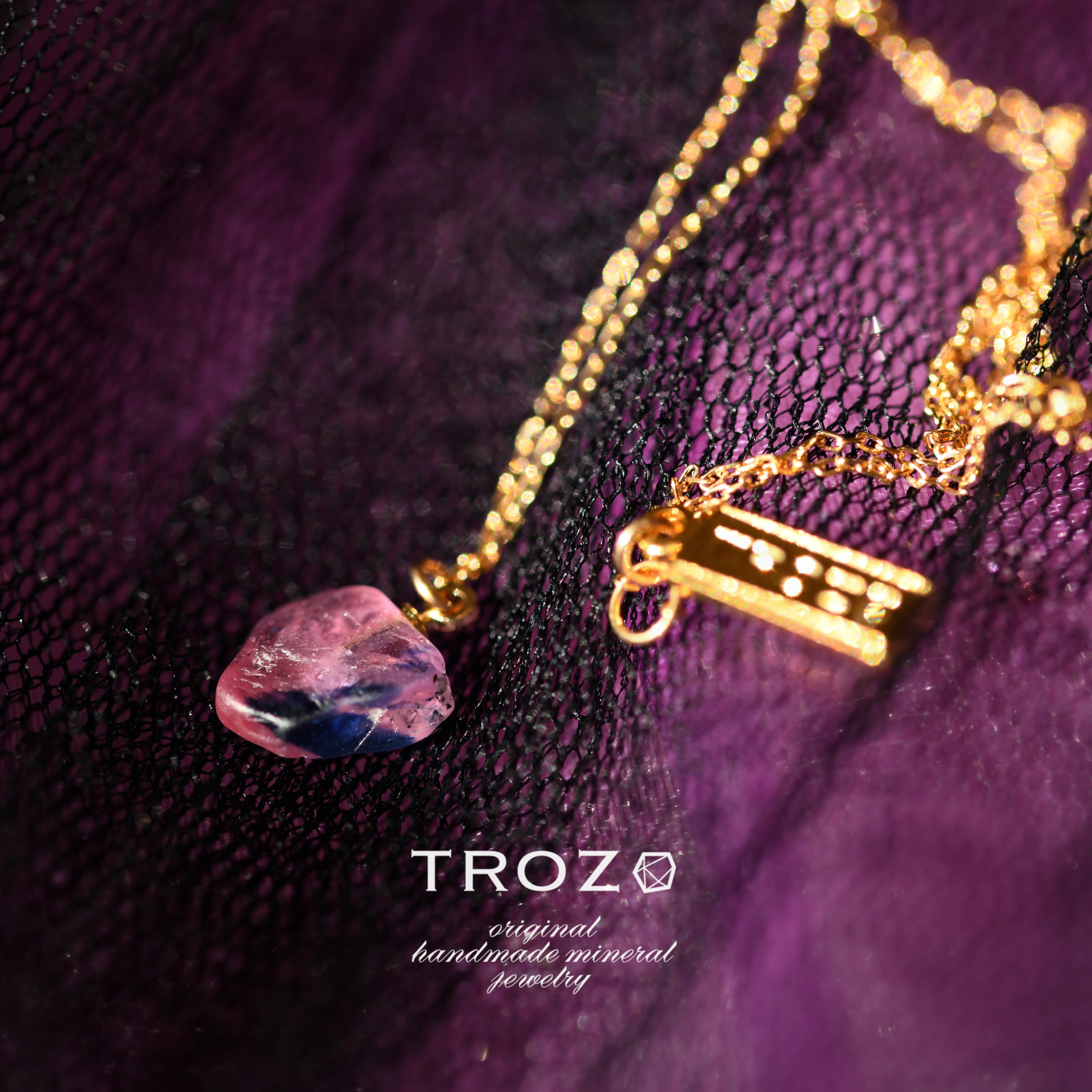 【067 Dark Heroine Collection】 ウインザー サファイア 鉱物原石 K18(18金)ネックレス