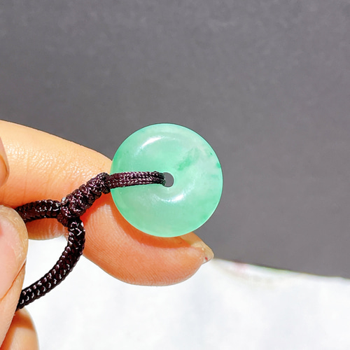 新入荷】天然石 独龍玉平安ボタンネックレス 鑑定書付